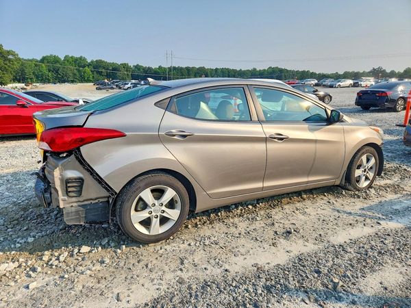 2013 HYUNDAI ELANTRA