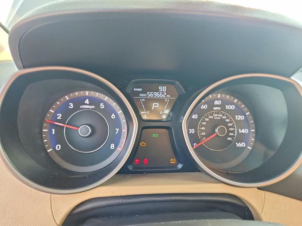 2013 HYUNDAI ELANTRA