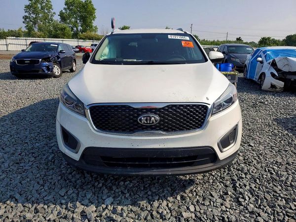 2016 KIA SORENTO L / LX