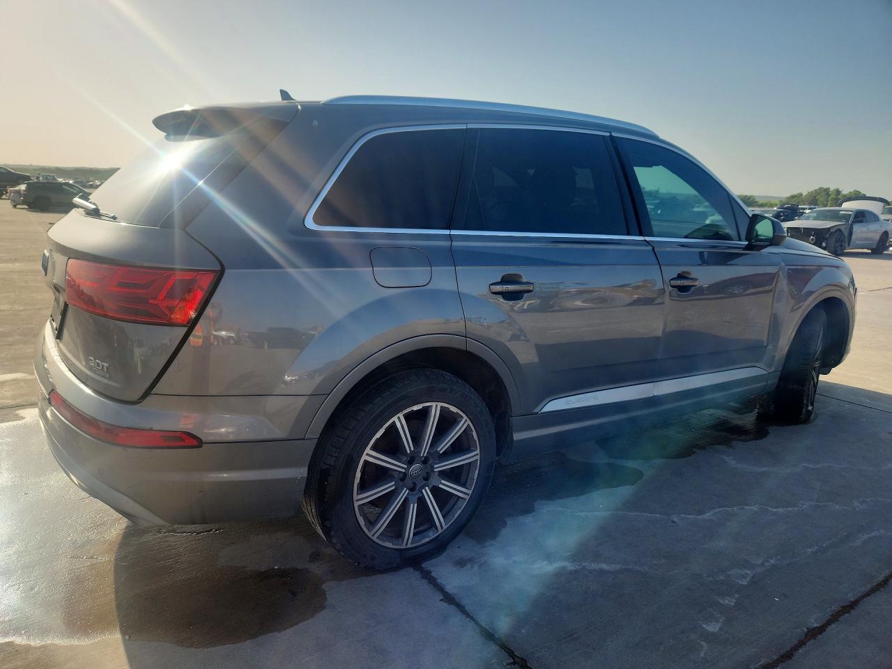 2017 AUDI Q7 quattro Premium
