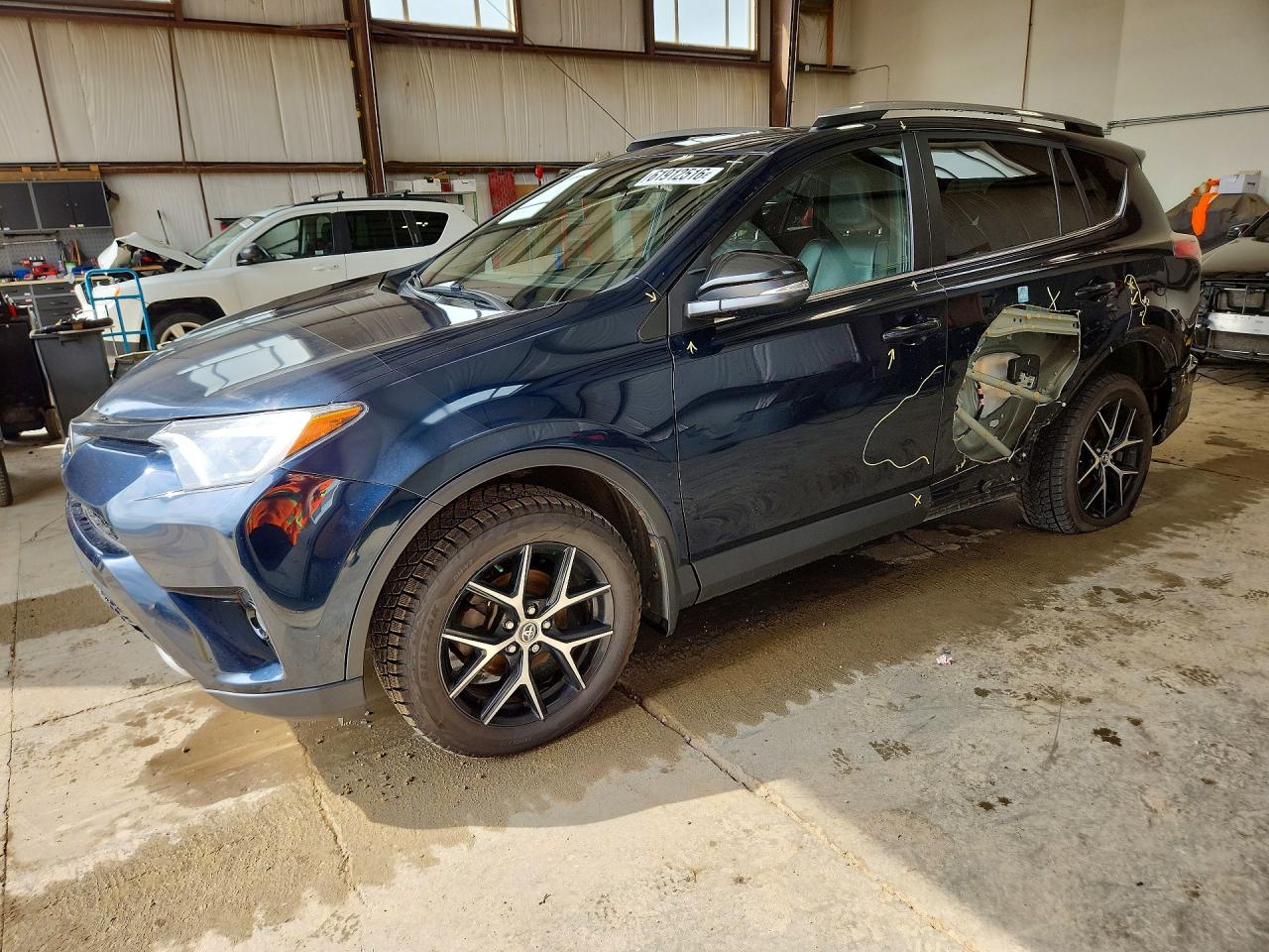 2018 TOYOTA RAV4 SE
