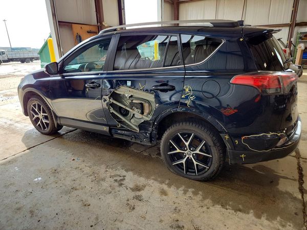 2018 TOYOTA RAV4 SE