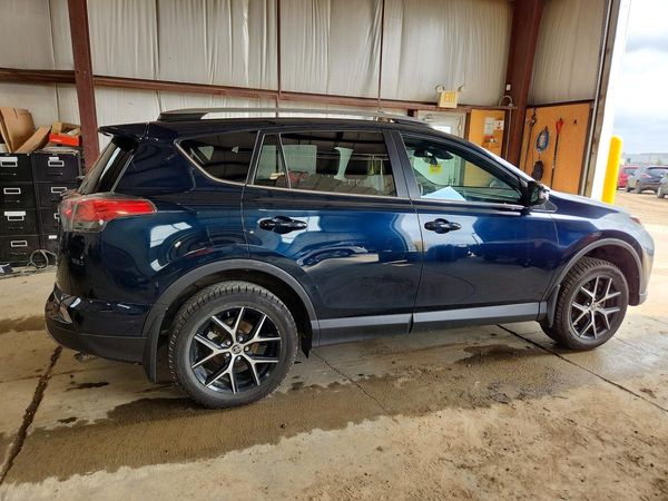 2018 TOYOTA RAV4 SE