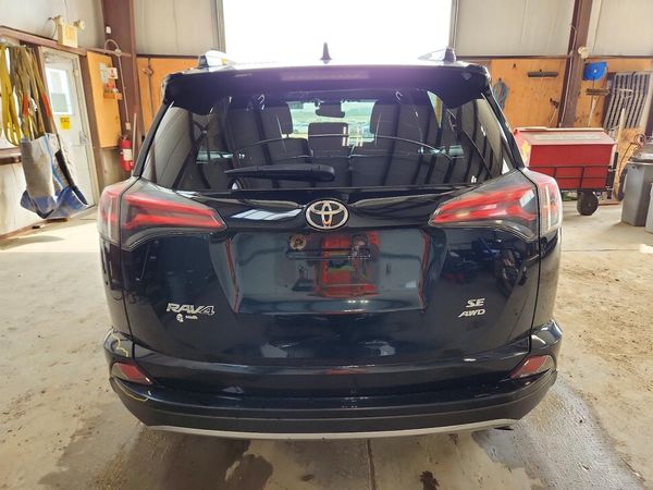 2018 TOYOTA RAV4 SE