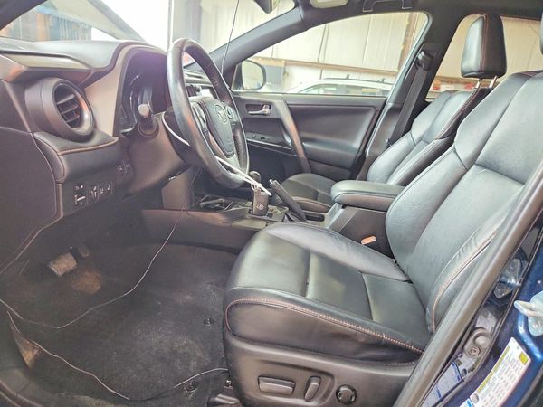 2018 TOYOTA RAV4 SE