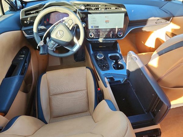 2025 LEXUS RZ 450e