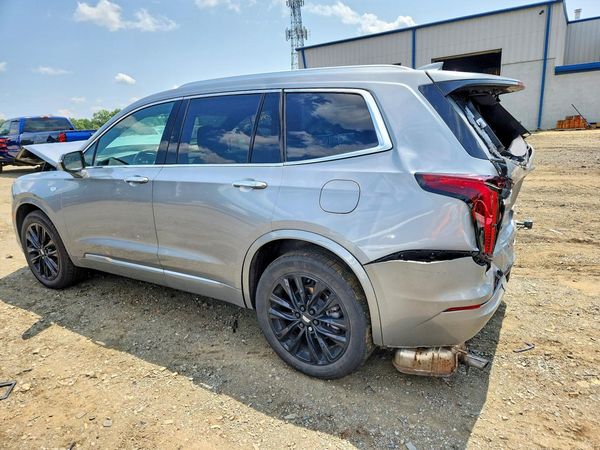 2024 CADILLAC XT6 Luxury