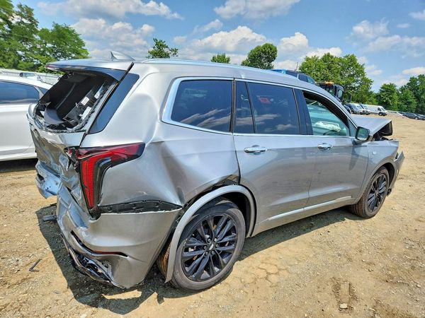 2024 CADILLAC XT6 Luxury