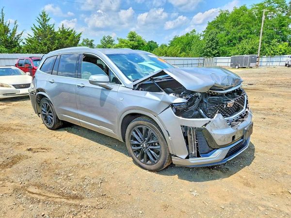 2024 CADILLAC XT6 Luxury