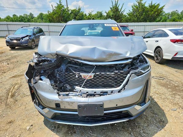 2024 CADILLAC XT6 Luxury