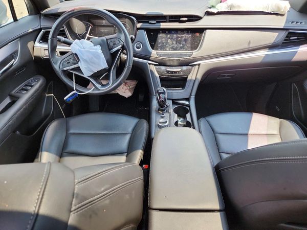 2024 CADILLAC XT6 Luxury