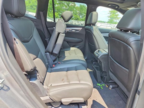 2024 CADILLAC XT6 Luxury