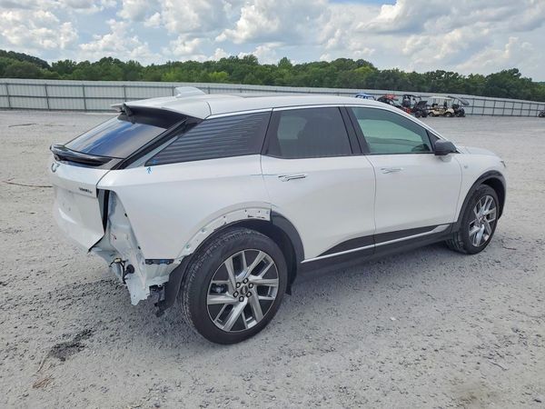 2025 CADILLAC OPTIQ Luxury 2