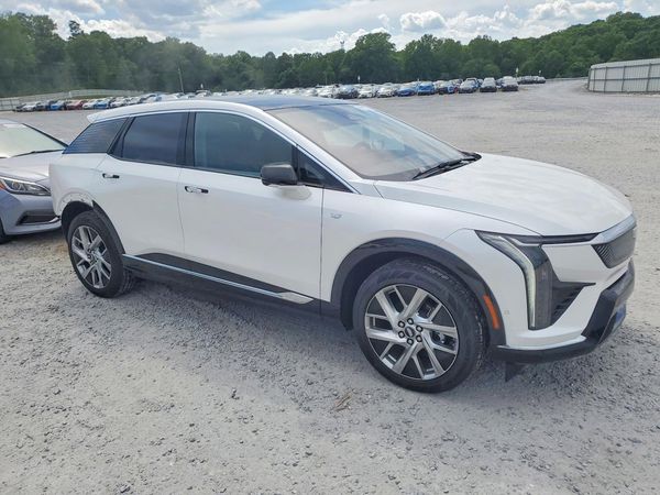 2025 CADILLAC OPTIQ Luxury 2