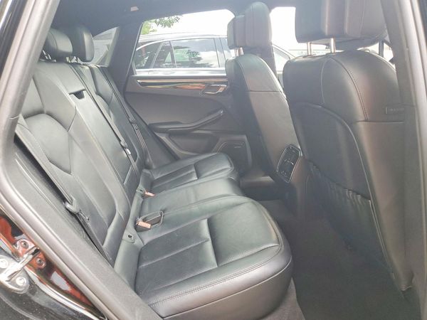 2017 PORSCHE MACAN