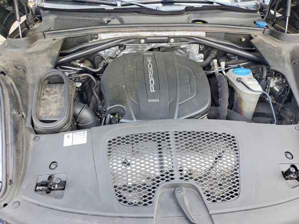 2017 PORSCHE MACAN