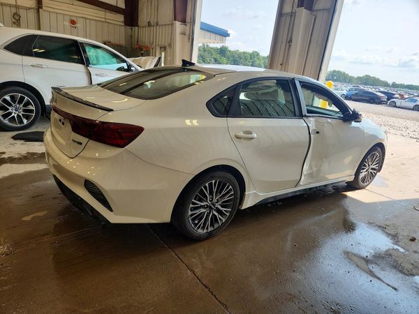 2024 KIA FORTE GT Line