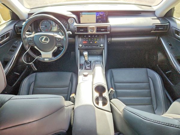 2017 LEXUS IS
