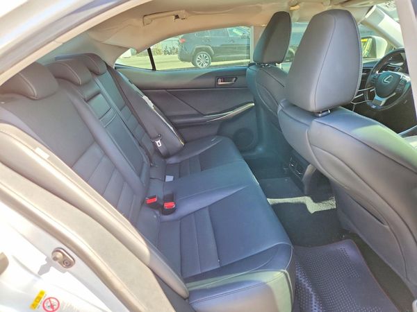 2017 LEXUS IS