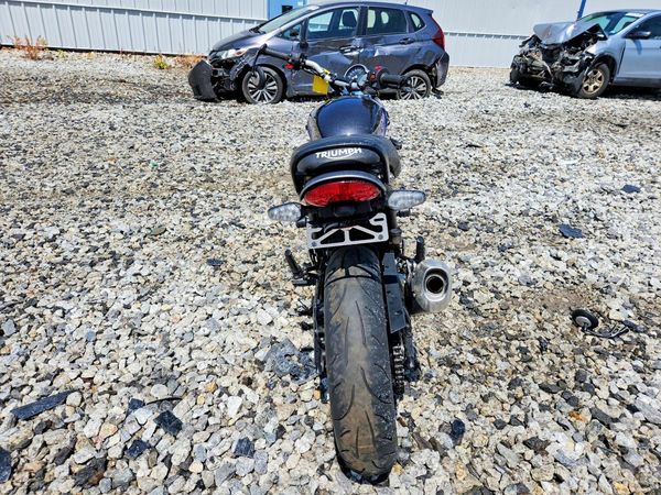 2025 TRIUMPH MOTORCYCLE SPEED