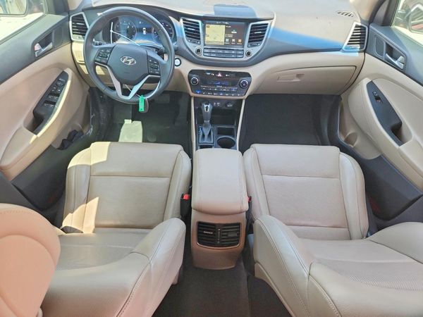 2016 HYUNDAI TUCSON