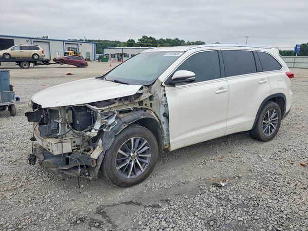 2017 TOYOTA HIGHLANDER SE/XLE
