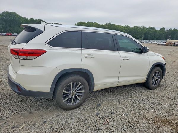 2017 TOYOTA HIGHLANDER SE/XLE