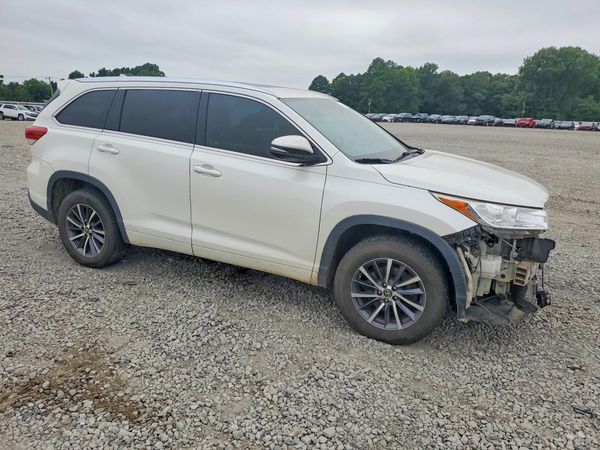 2017 TOYOTA HIGHLANDER SE/XLE