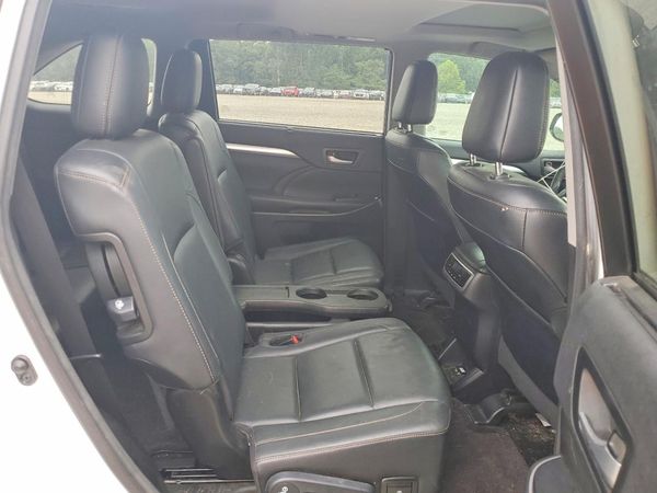 2017 TOYOTA HIGHLANDER SE/XLE