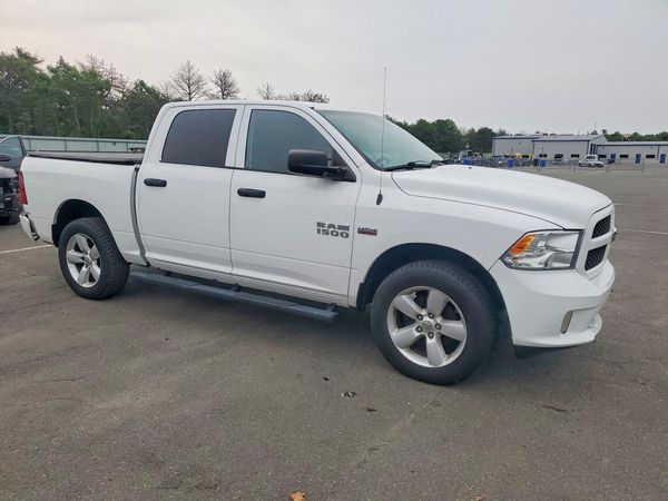 2015 RAM 1500 ST