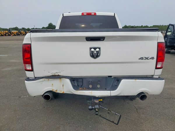 2015 RAM 1500 ST