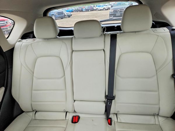 2022 MAZDA CX-5 Premium Package