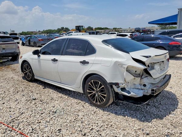 2020 TOYOTA CAMRY SE