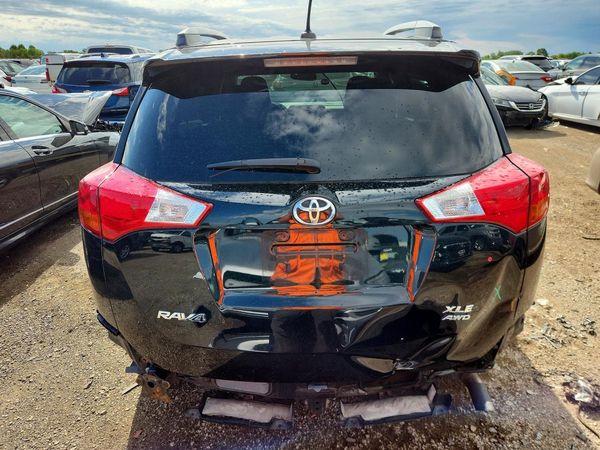 2015 TOYOTA RAV4