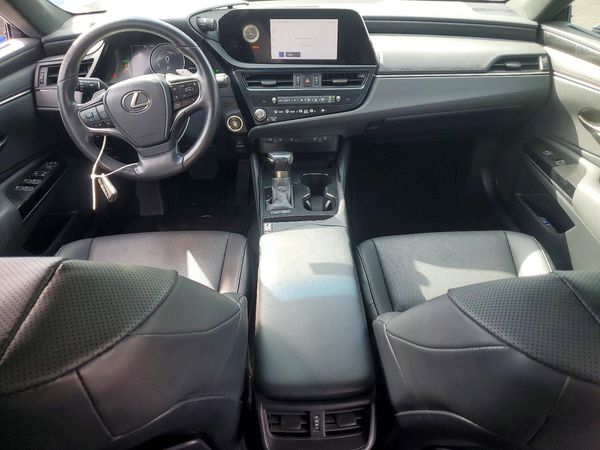 2023 LEXUS ES 300H