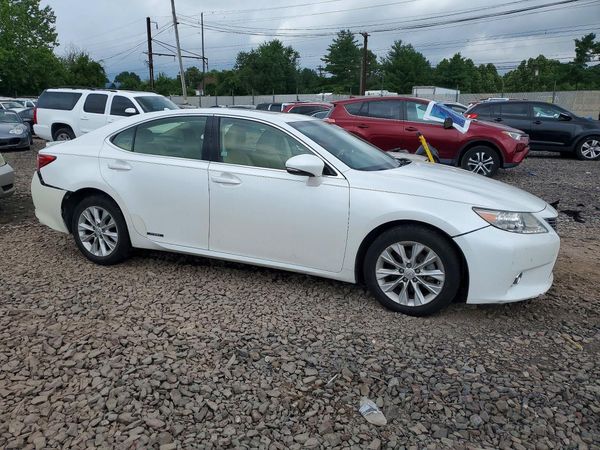 2013 LEXUS ES 300h