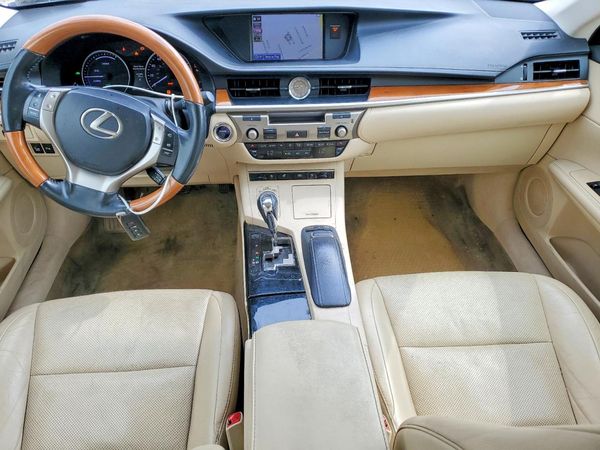 2013 LEXUS ES 300h