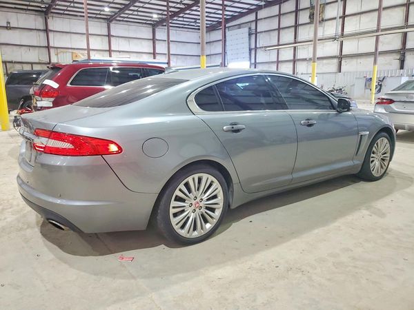 2014 JAGUAR XF