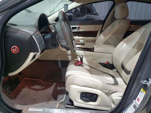 2014 JAGUAR XF