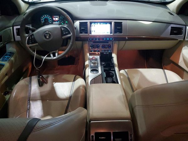 2014 JAGUAR XF