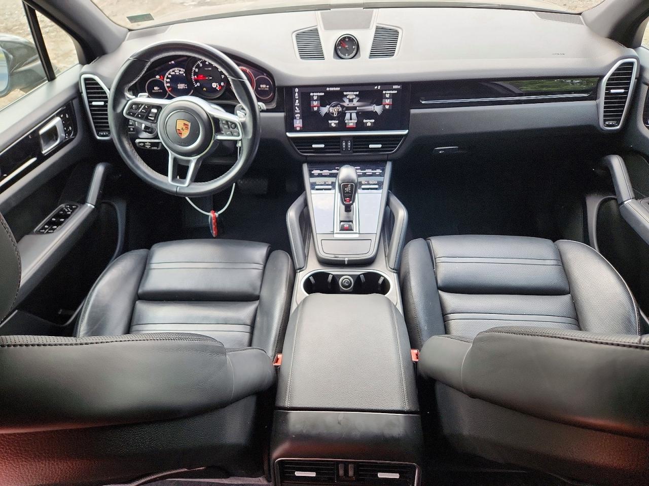 2019 PORSCHE CAYENNE