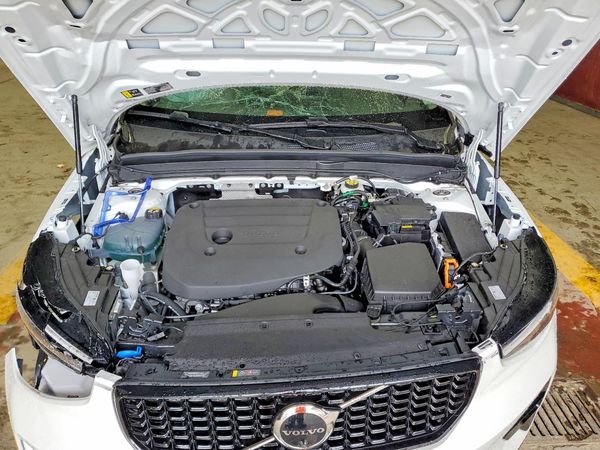 2026 VOLVO XC40 Plus Dark
