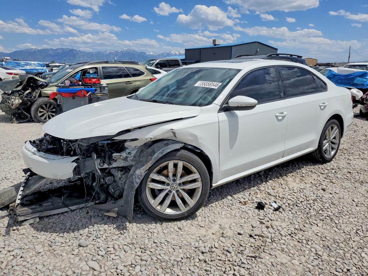2019 VOLKSWAGEN PASSAT Wolfsburg — Front 3/4