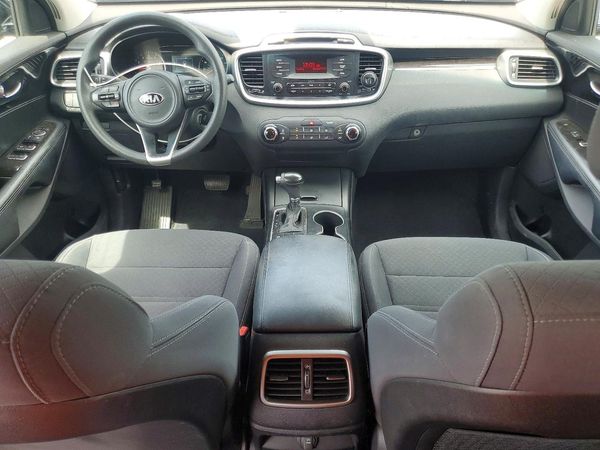 2017 KIA SORENTO L, LX