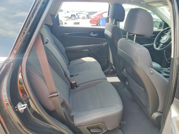 2017 KIA SORENTO L, LX