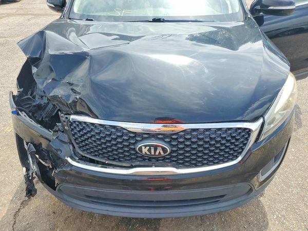 2017 KIA SORENTO L, LX