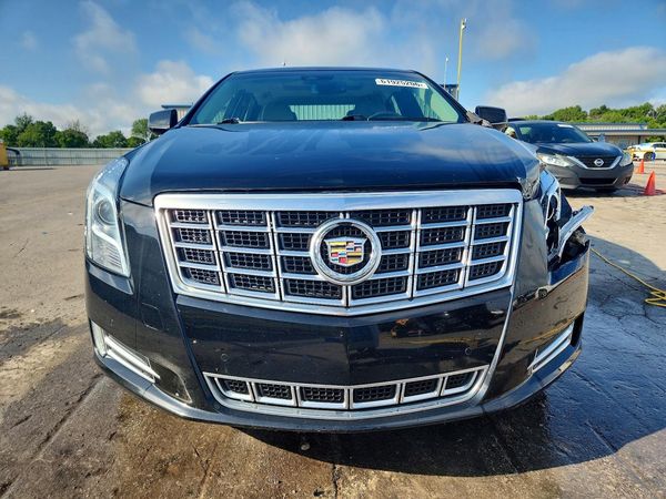 2013 CADILLAC XTS Luxury