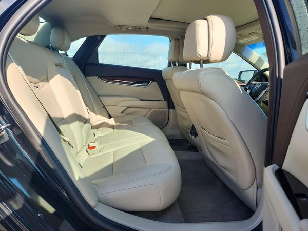 2013 CADILLAC XTS Luxury