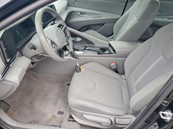 2024 HYUNDAI ELANTRA