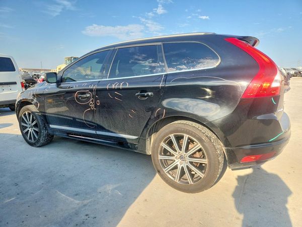 2015 VOLVO XC60